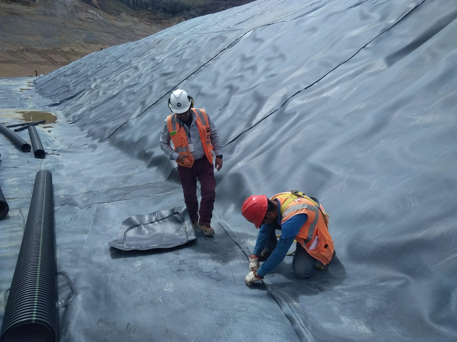 INSTALACIÓN DE GEOSINTETICOS